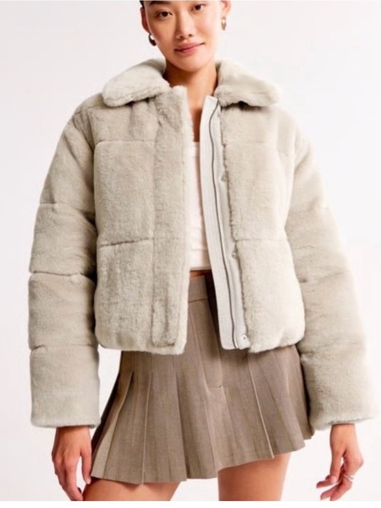 Abercrombie & Fitch Jackets & Blazers - Abercrombie & Fitch Light Cream Faux Fur-Lined Jacket